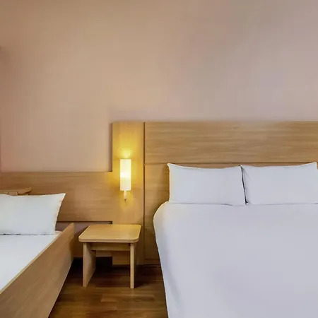 Ibis Toulouse Aeroport Szálloda